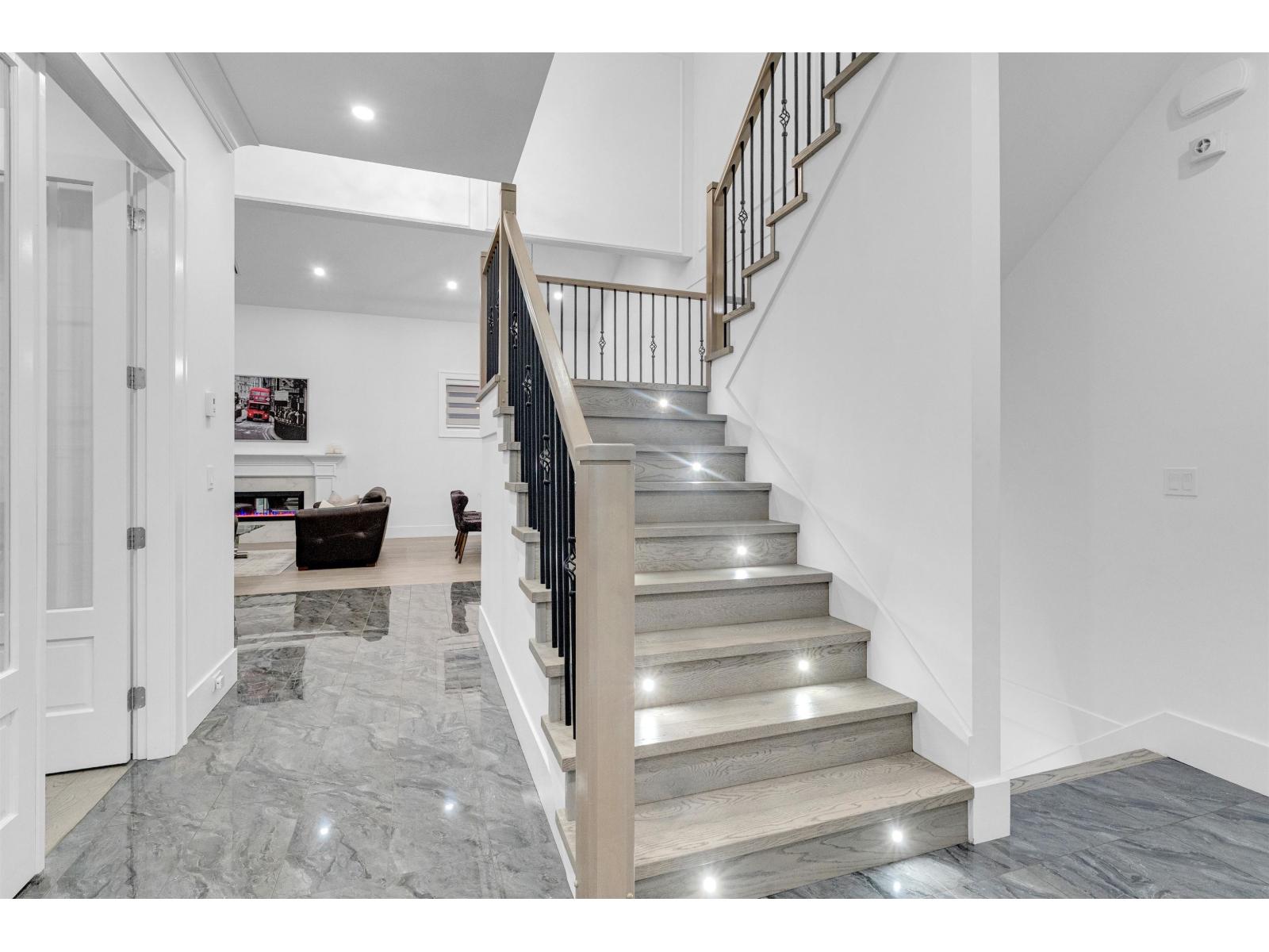 5804 152 Street, Surrey, British Columbia  V3S 3K2 - Photo 4 - R3100814