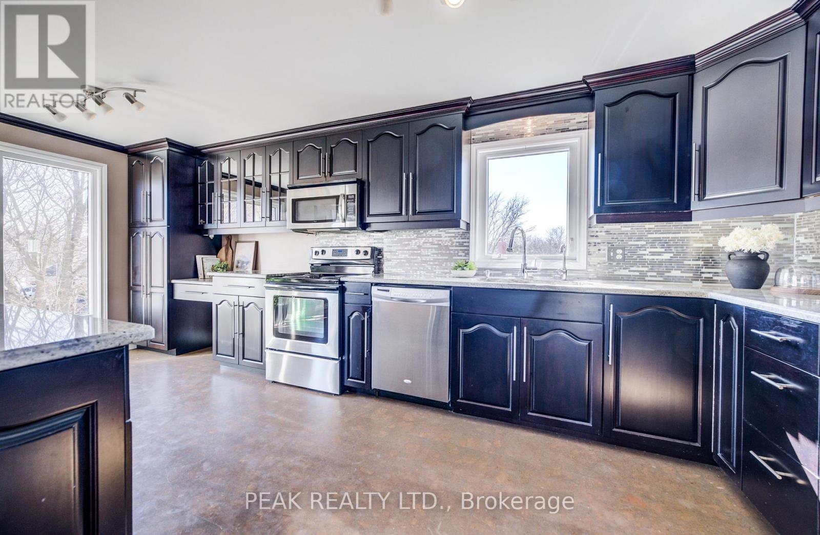 24 Farmington Place, Kitchener, Ontario  N2P 1Y3 - Photo 12 - X12900682