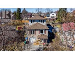 24 FARMINGTON PLACE, Kitchener, Ontario