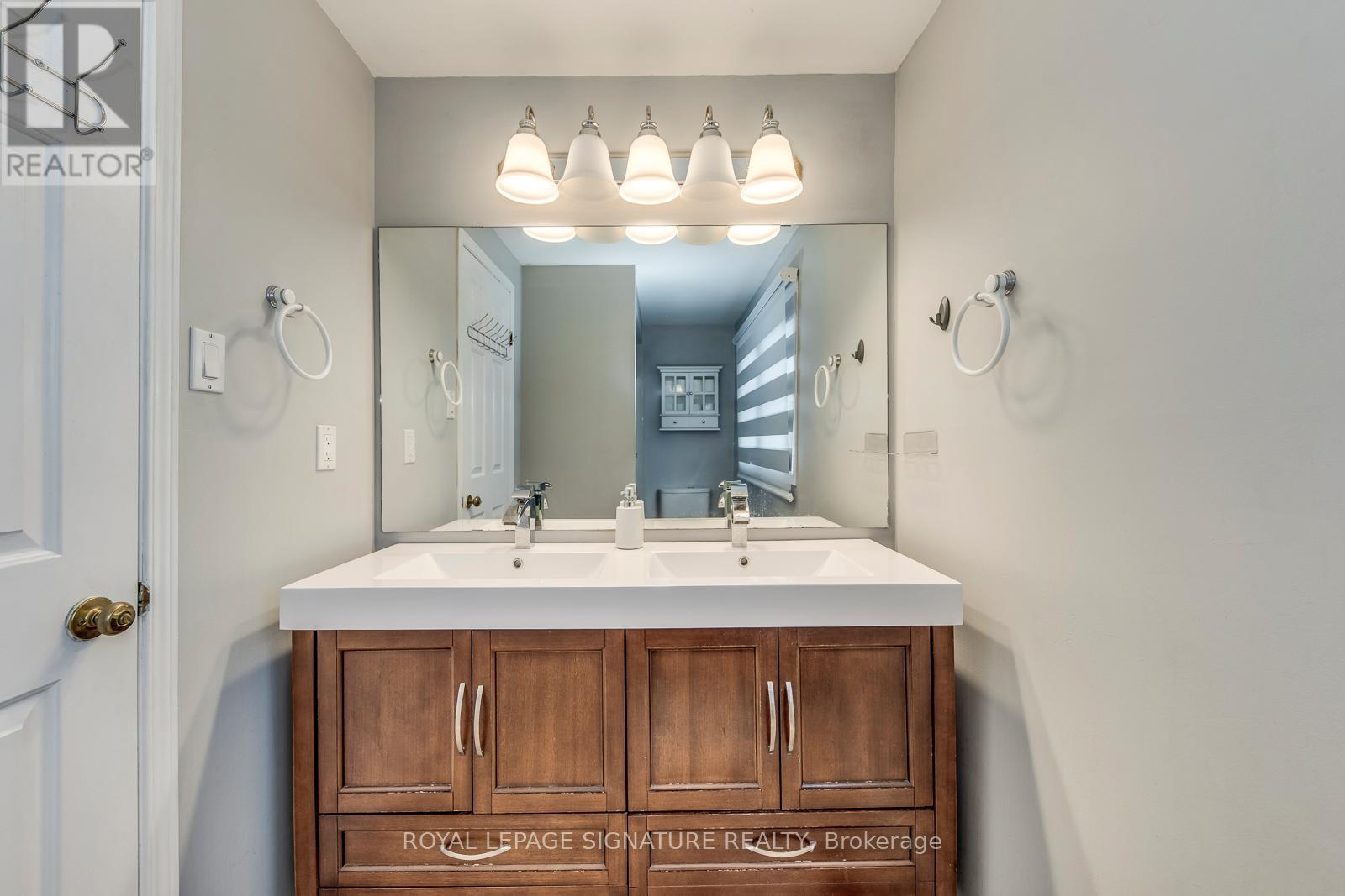 54 Randolf Court, Hamilton, Ontario  L8W 2Z8 - Photo 28 - X12900846