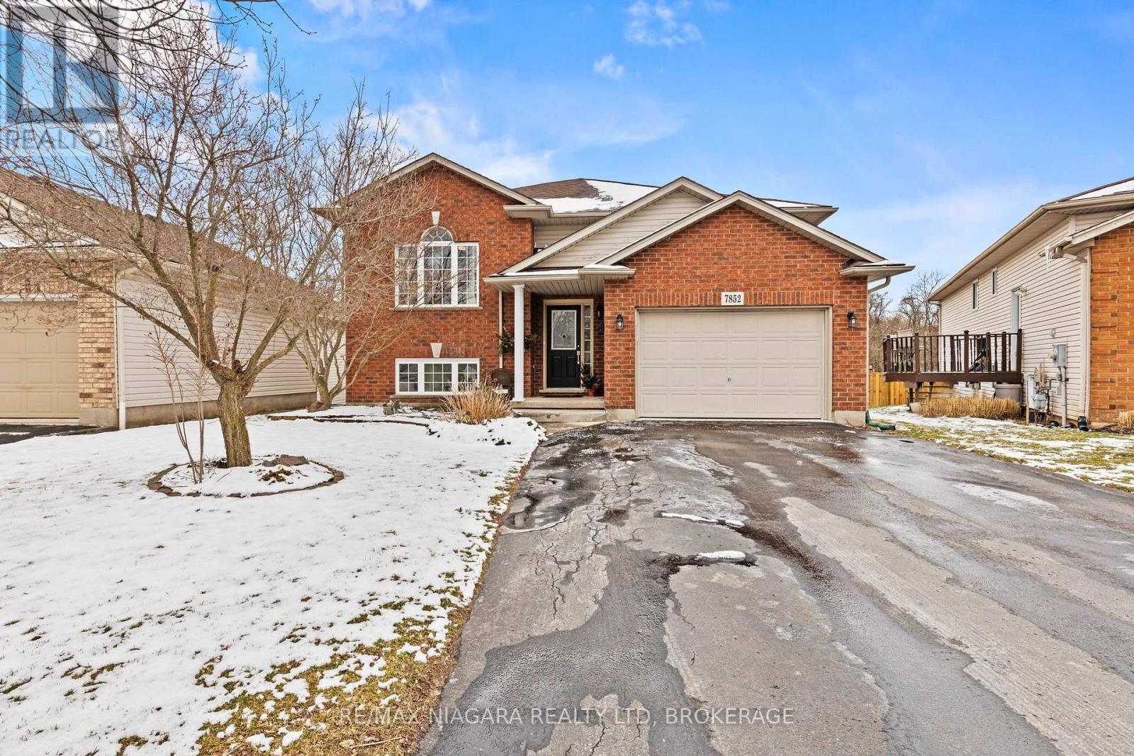 7852 Charnwood Avenue, Niagara Falls, Ontario  L2H 3E2 - Photo 4 - X12898526