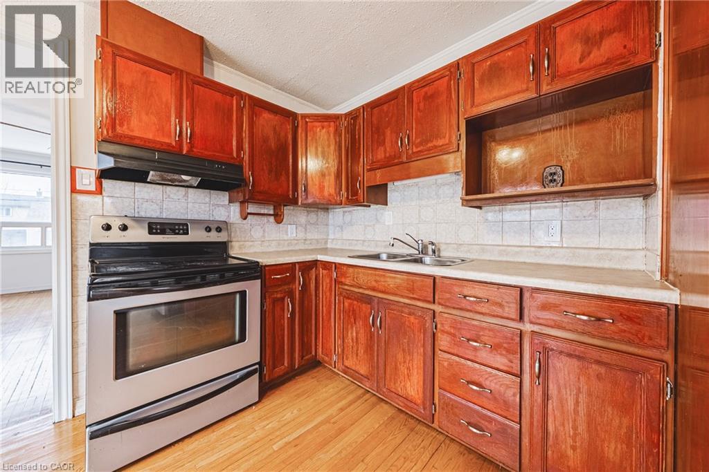 1124 Dunsmure Road, Hamilton, Ontario  L8H 1K5 - Photo 12 - 40813594