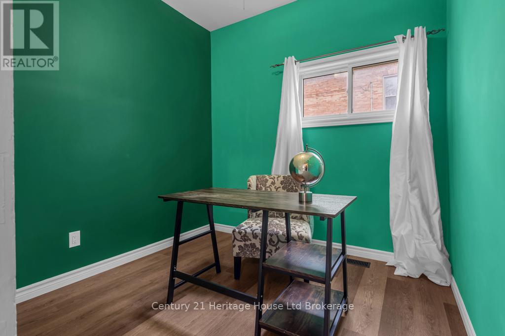 109 Carroll Street, Ingersoll, Ontario  N5C 1W1 - Photo 14 - X12900950