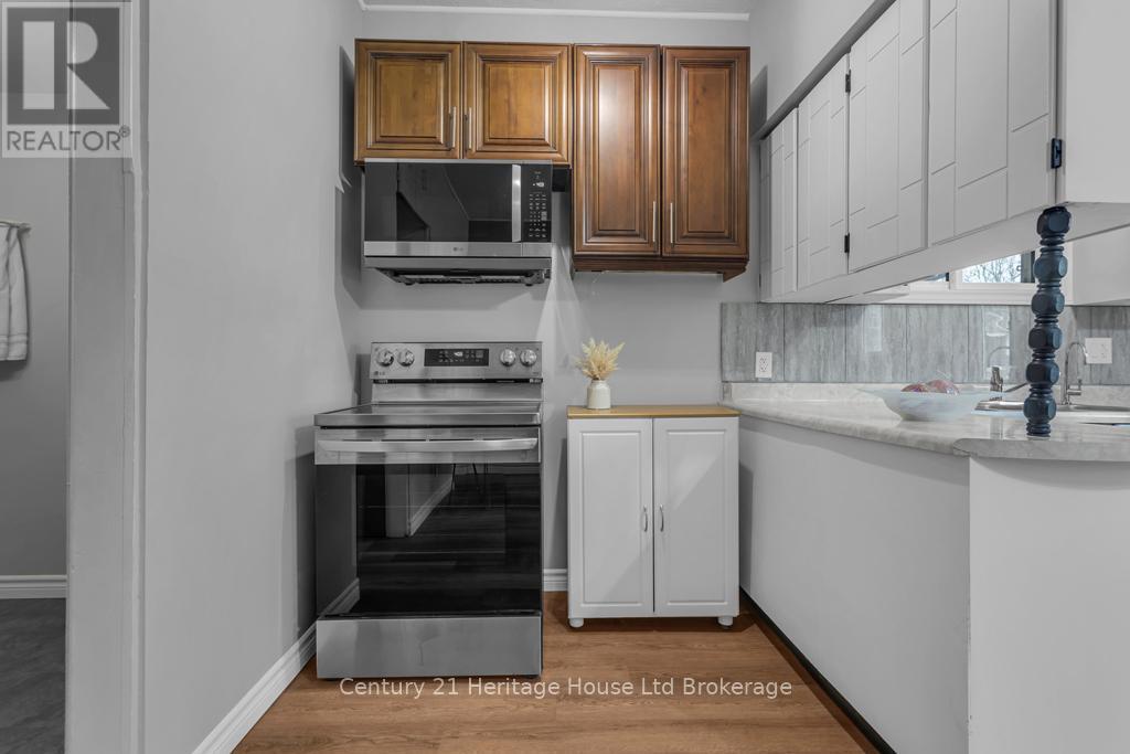 109 Carroll Street, Ingersoll, Ontario  N5C 1W1 - Photo 7 - X12900950