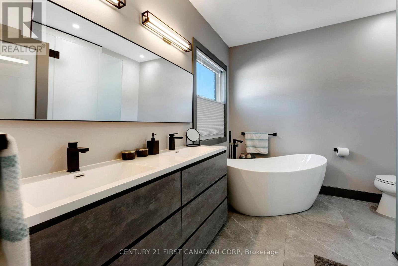 5 Falkland Road, Brant, Ontario  N0J 1V0 - Photo 26 - X12894404