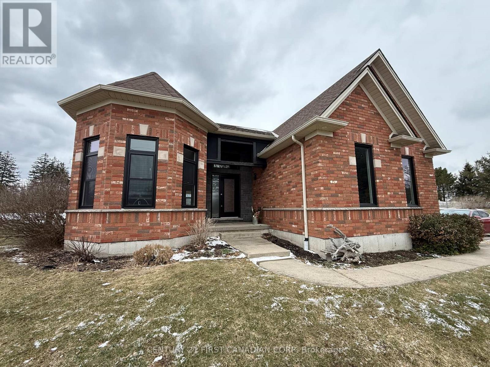 5 Falkland Road, Brant, Ontario  N0J 1V0 - Photo 3 - X12894404