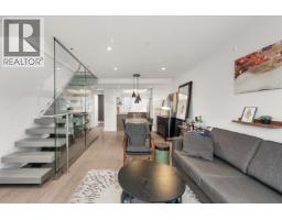 147 ST. PATRICKS AVENUE, North Vancouver, British Columbia