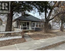 1406 13 Street N, Lethbridge, Alberta