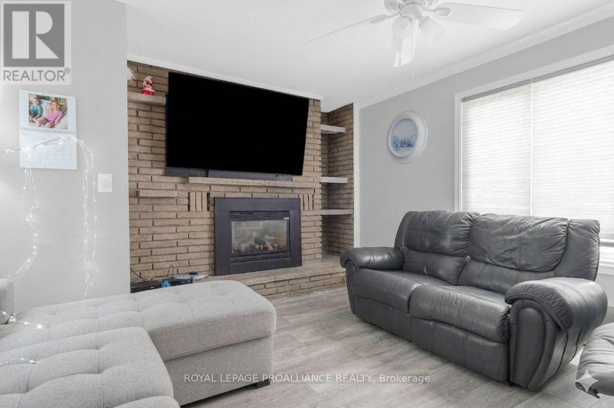 105 A&b Bernard Long Road, Quinte West, Ontario  K8V 5P6 - Photo 31 - X12900922