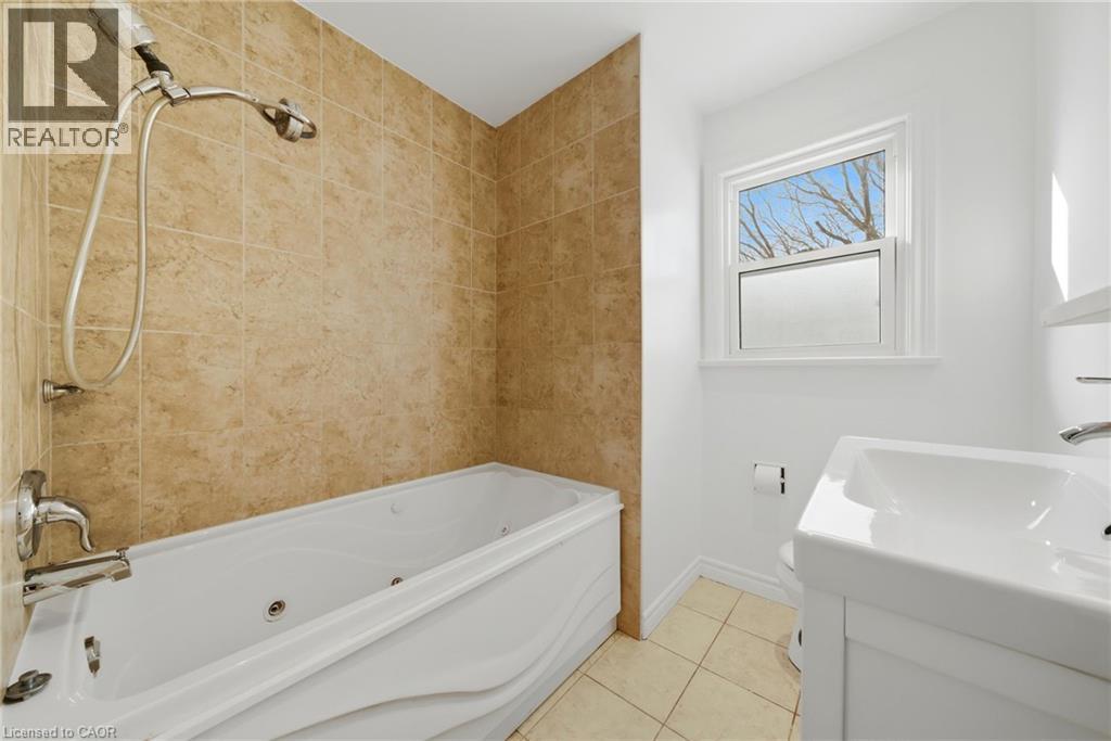 11 Nickerson Avenue, St. Catharines, Ontario  L2N 3L9 - Photo 19 - 40800744