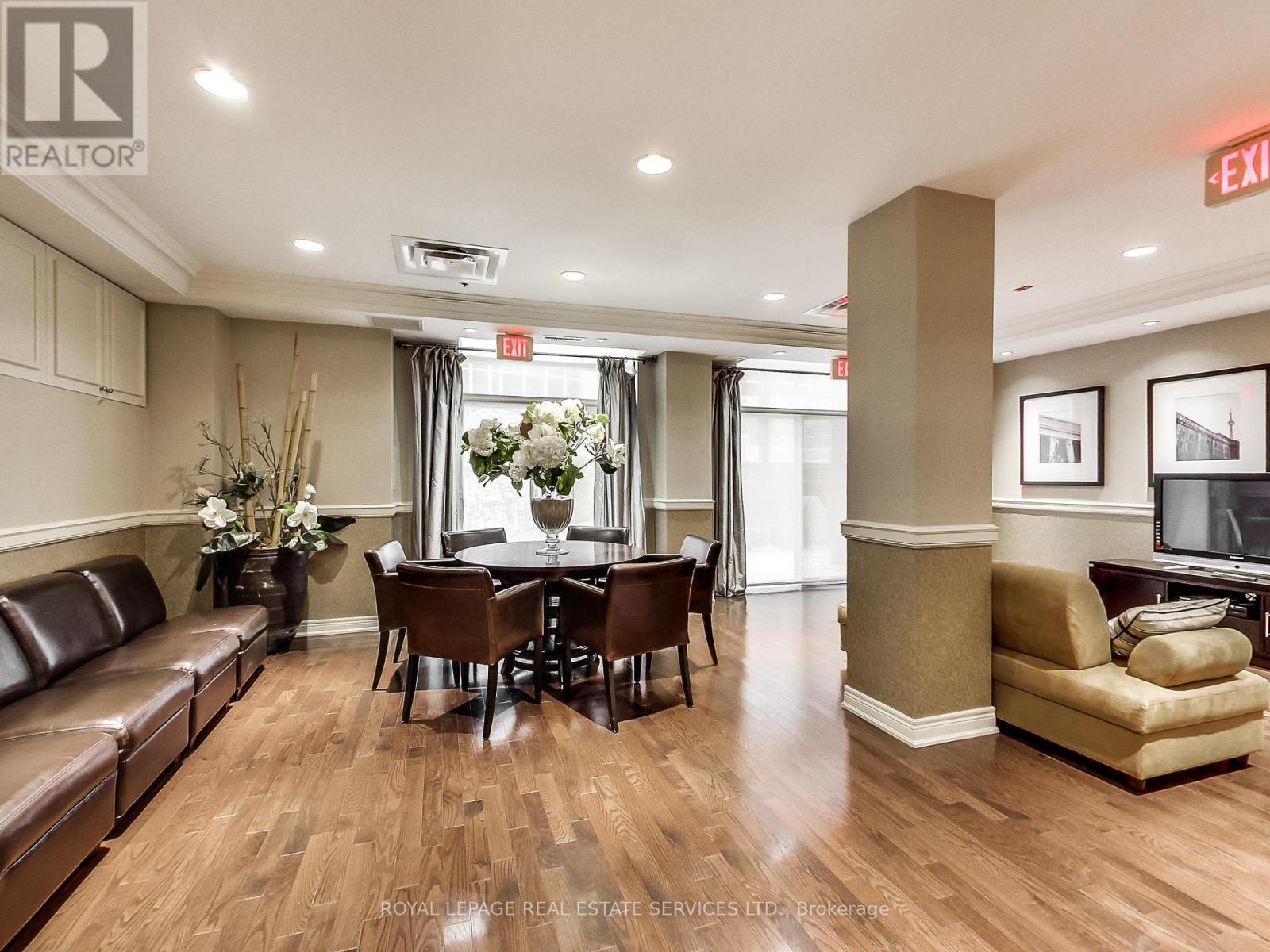 804 - 60 St Clair Avenue W, Toronto, Ontario  M4V 1M1 - Photo 10 - C12900916