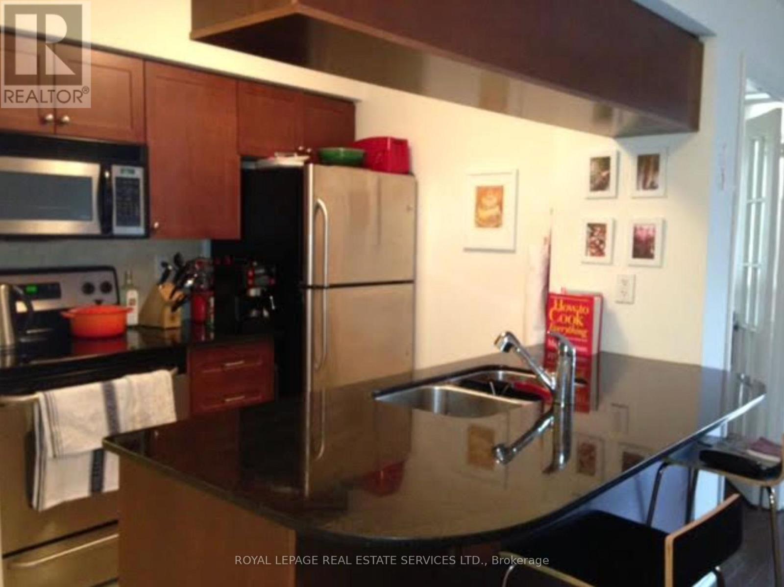 804 - 60 St Clair Avenue W, Toronto, Ontario  M4V 1M1 - Photo 2 - C12900916