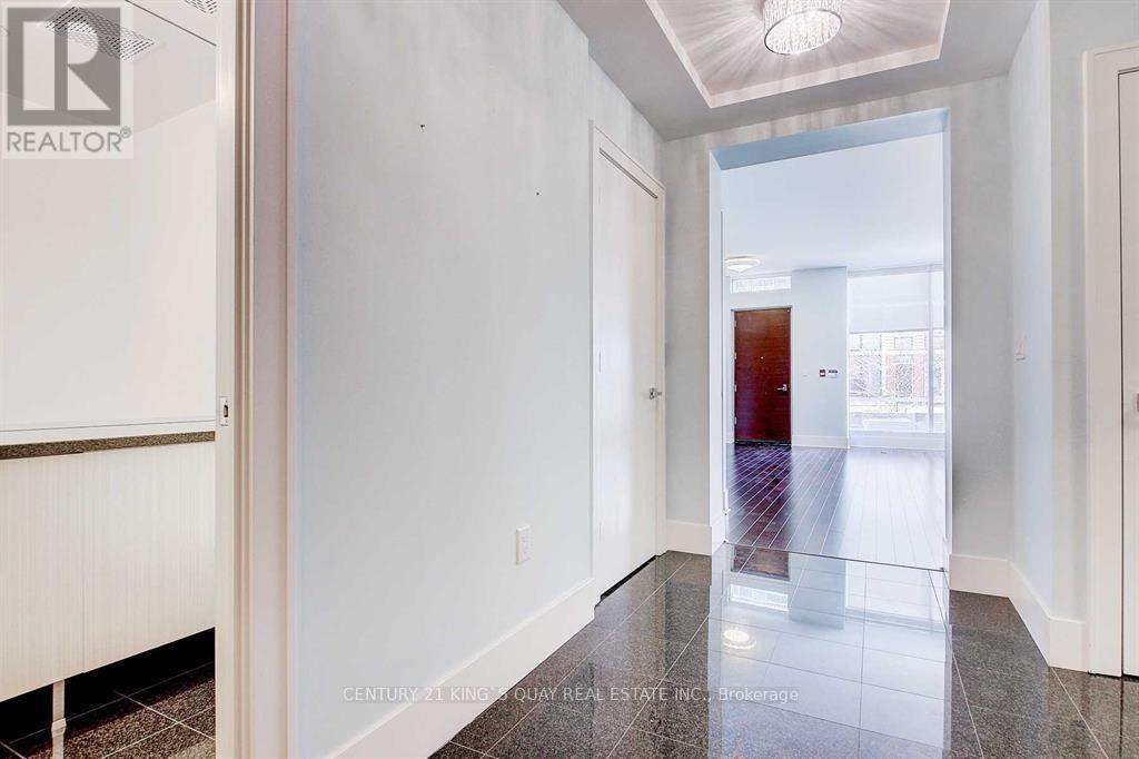 119 - 29 Queens Quay Avenue E, Toronto, Ontario  M5E 0A5 - Photo 2 - C12900934