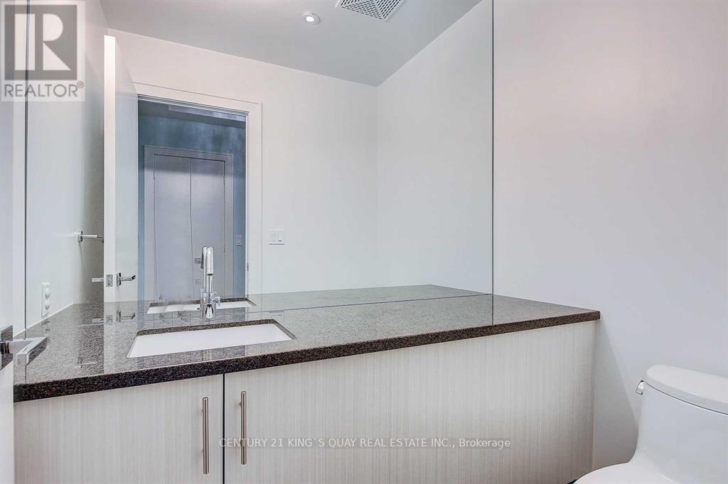 119 - 29 Queens Quay Avenue E, Toronto, Ontario  M5E 0A5 - Photo 3 - C12900934