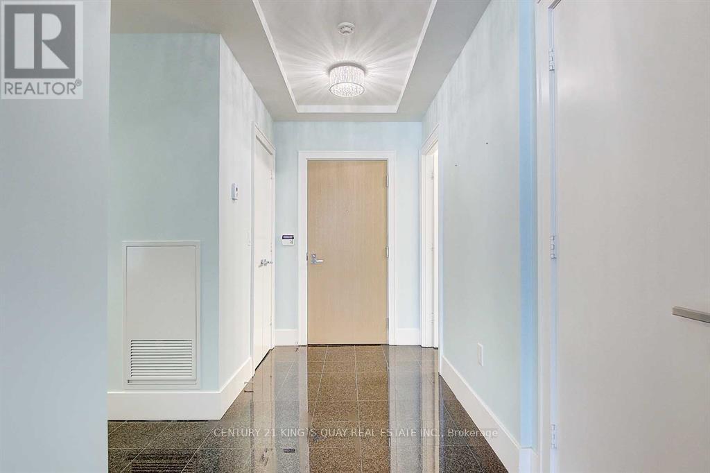 119 - 29 Queens Quay Avenue E, Toronto, Ontario  M5E 0A5 - Photo 4 - C12900934