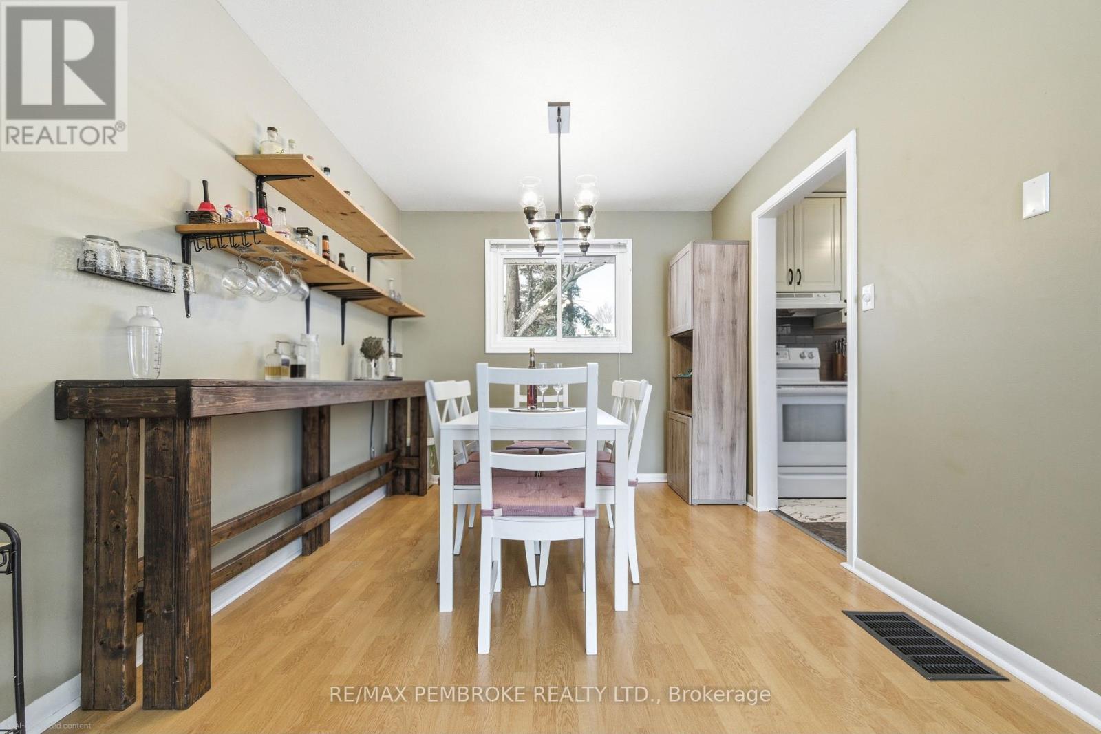 59 Mary Street, Petawawa, Ontario  K8H 1S2 - Photo 15 - X12900882