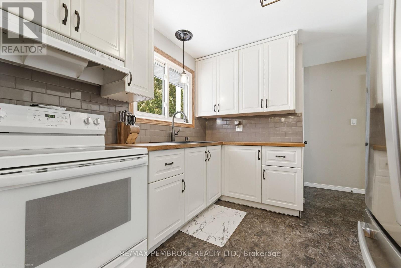 59 Mary Street, Petawawa, Ontario  K8H 1S2 - Photo 19 - X12900882