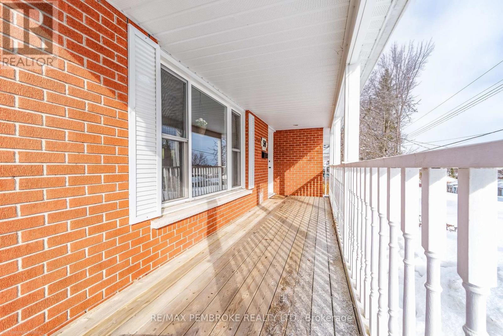 59 Mary Street, Petawawa, Ontario  K8H 1S2 - Photo 2 - X12900882