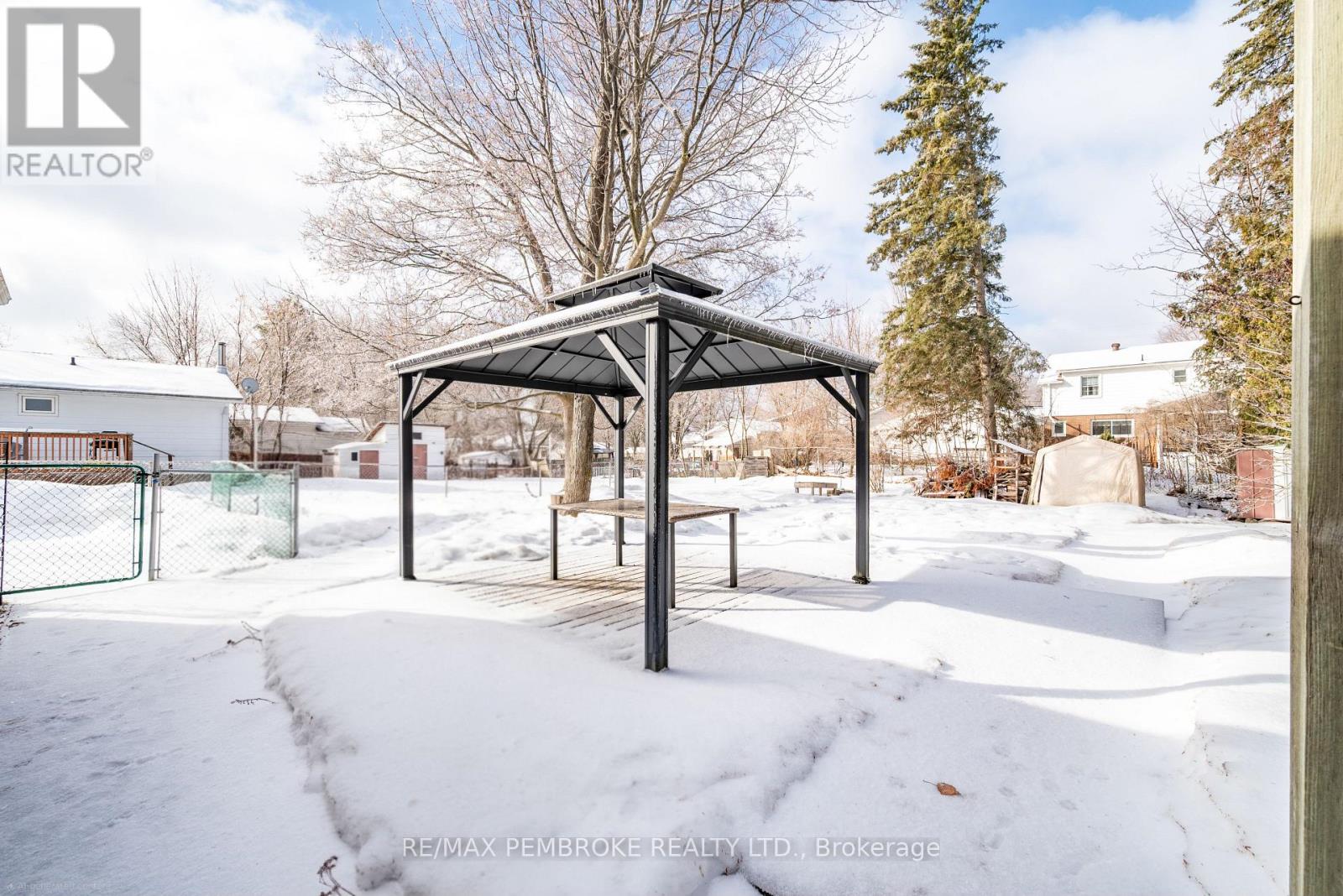 59 Mary Street, Petawawa, Ontario  K8H 1S2 - Photo 5 - X12900882