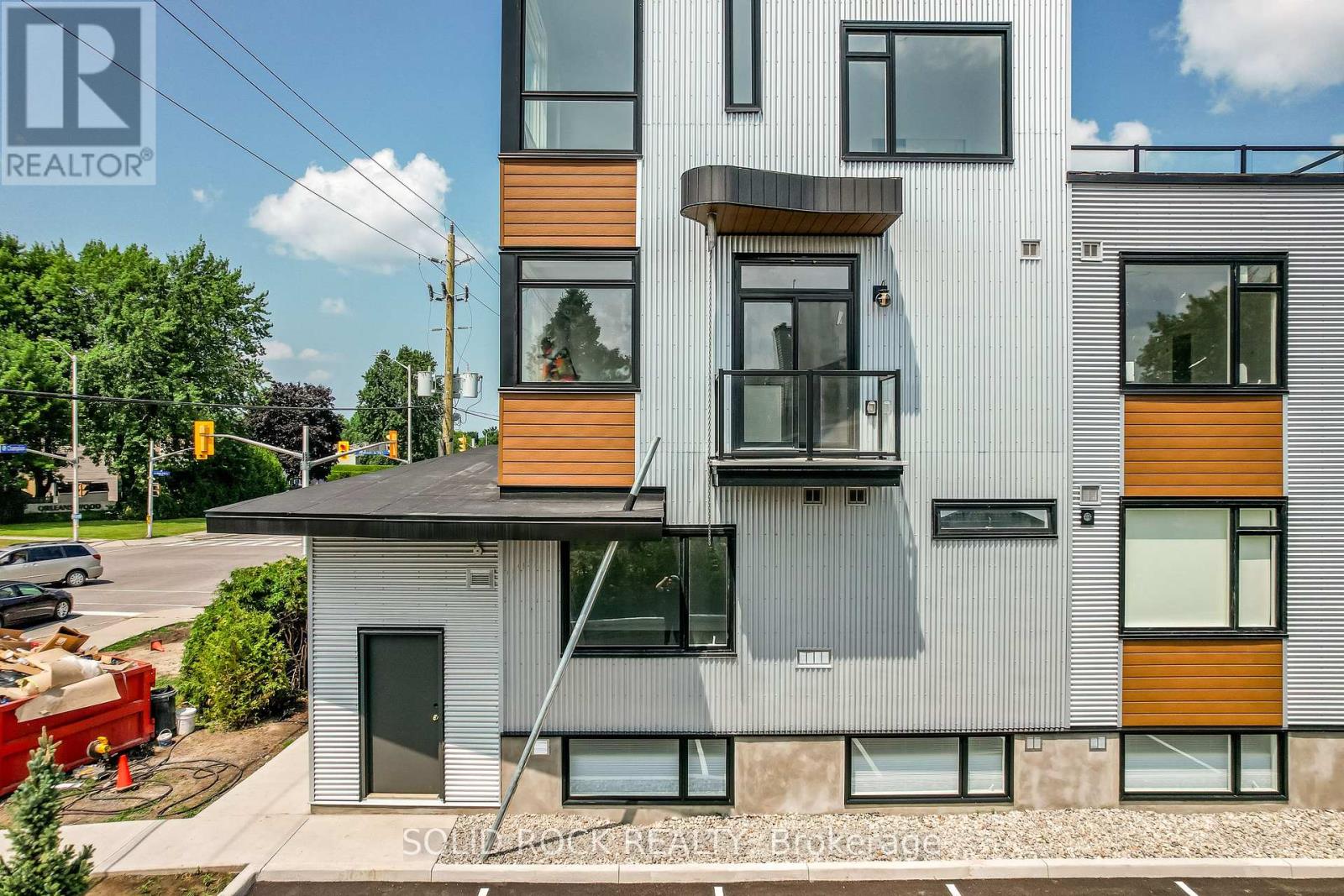 Unit 9 The Butterfly - 845 Champlain Street, Ottawa, Ontario  K1C 1K3 - Photo 3 - X12900932