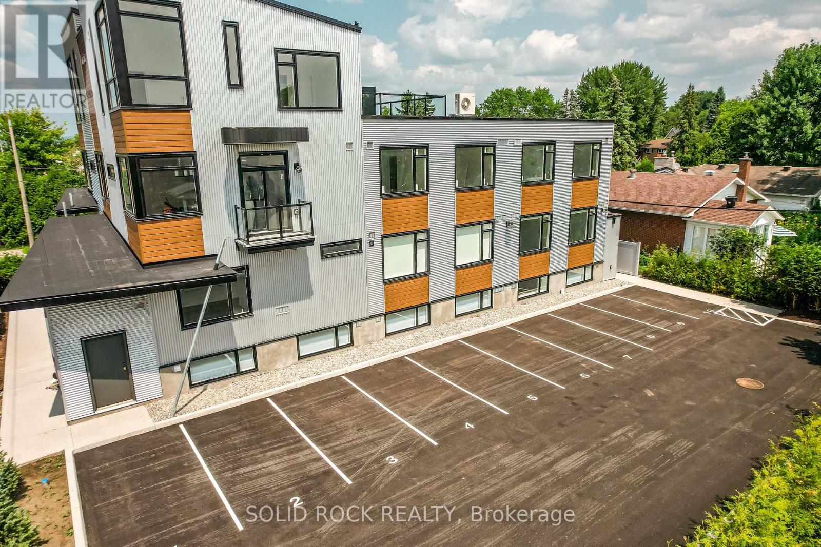 Unit 9 The Butterfly - 845 Champlain Street, Ottawa, Ontario  K1C 1K3 - Photo 4 - X12900932