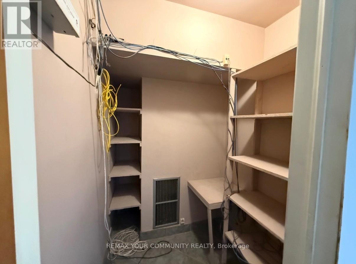 200 - 795 Wilson Avenue W, Toronto, Ontario  M3K 1E4 - Photo 11 - W12685840