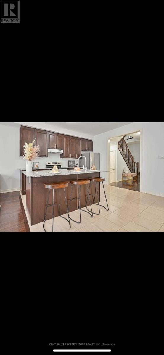 26 Adventura Road, Brampton (Northwest Brampton), Ontario  L7A 5A7 - Photo 6 - W12900830