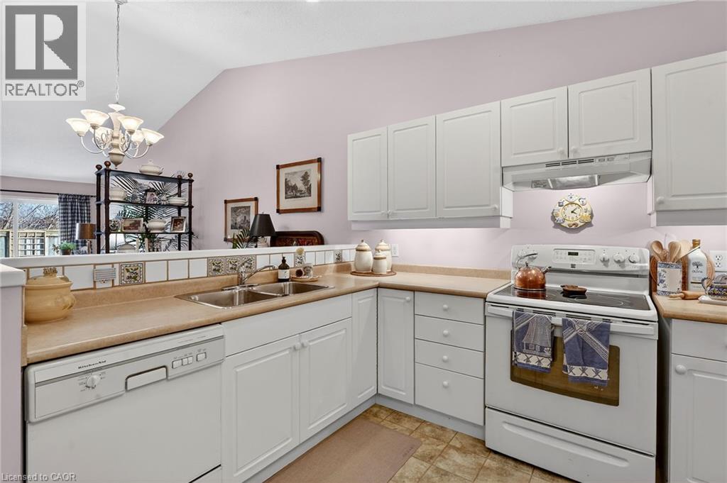 303 Central Avenue Unit# 30, Grimsby, Ontario  L3M 5L7 - Photo 6 - 40805690