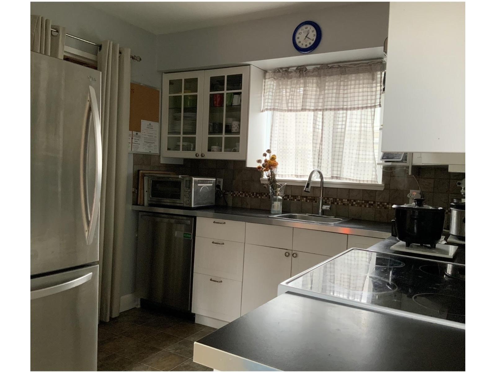 19205 Fairway Drive, Surrey, British Columbia  V3S 5M8 - Photo 6 - R3092013