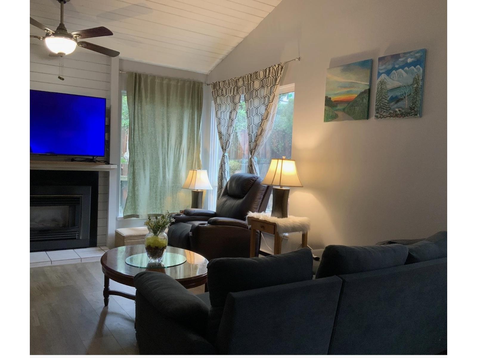 19205 Fairway Drive, Surrey, British Columbia  V3S 5M8 - Photo 3 - R3092013