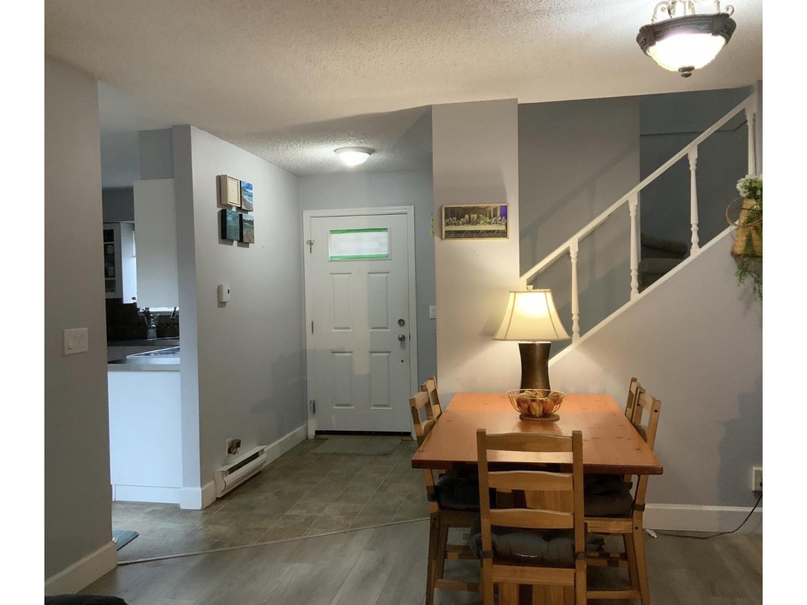 19205 Fairway Drive, Surrey, British Columbia  V3S 5M8 - Photo 5 - R3092013