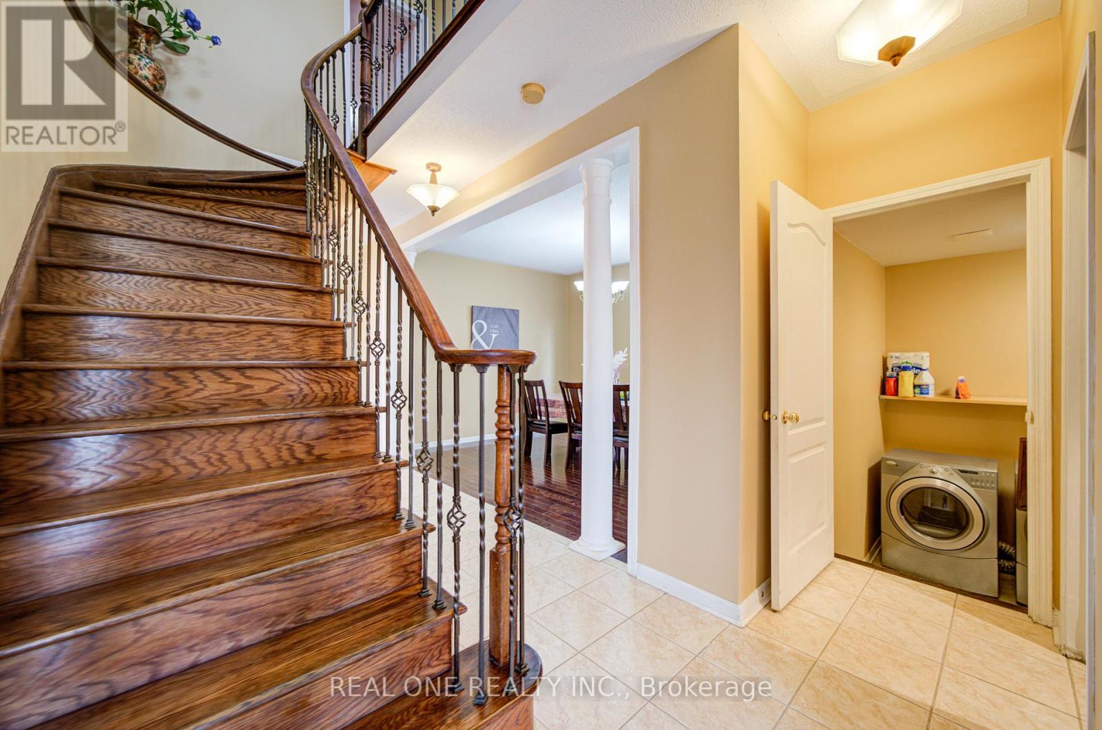 3696 Waterfall Crescent, Mississauga, Ontario  L5N 8G8 - Photo 6 - W12900208