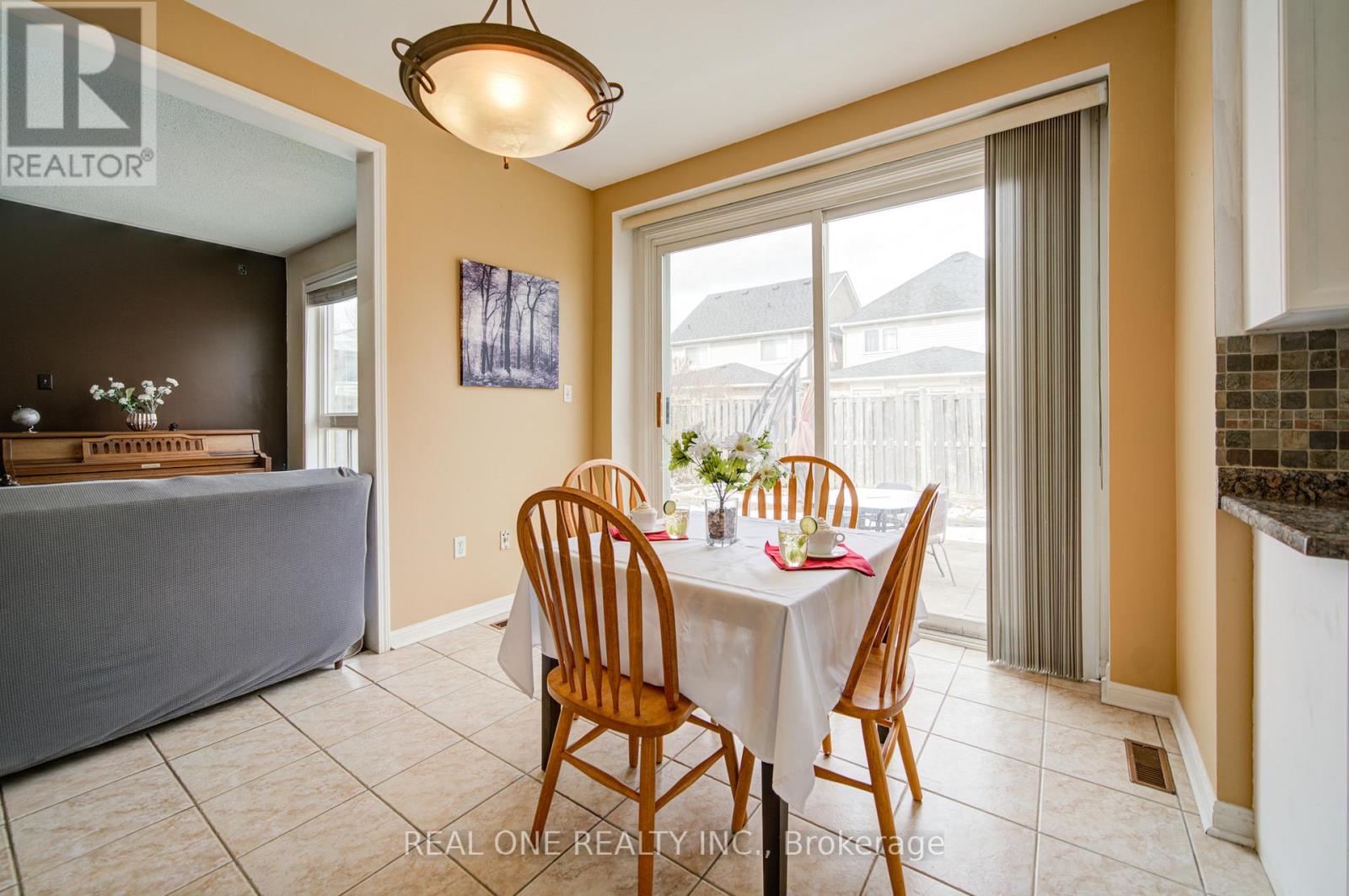 3696 Waterfall Crescent, Mississauga, Ontario  L5N 8G8 - Photo 19 - W12900208