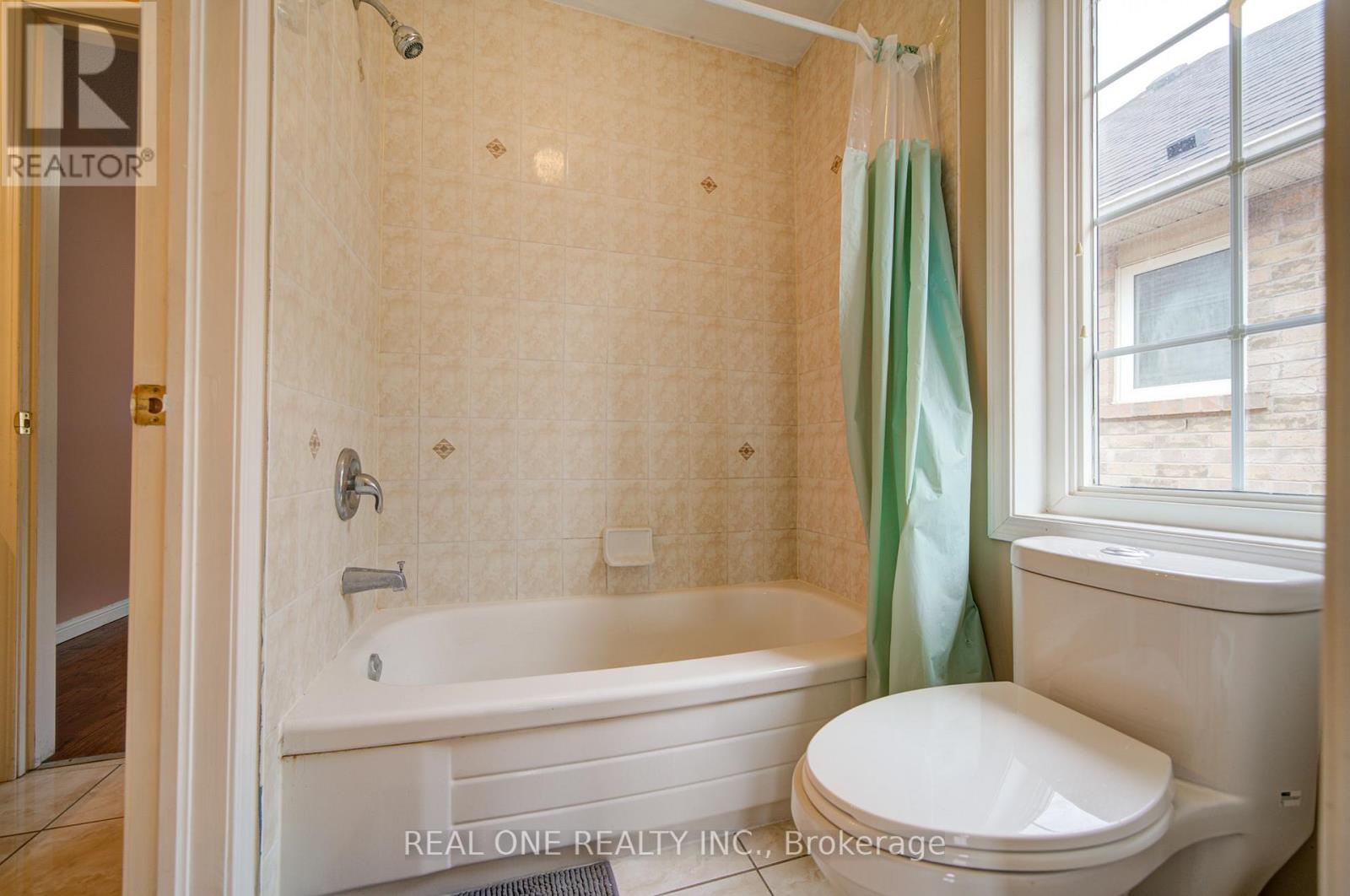 3696 Waterfall Crescent, Mississauga, Ontario  L5N 8G8 - Photo 35 - W12900208