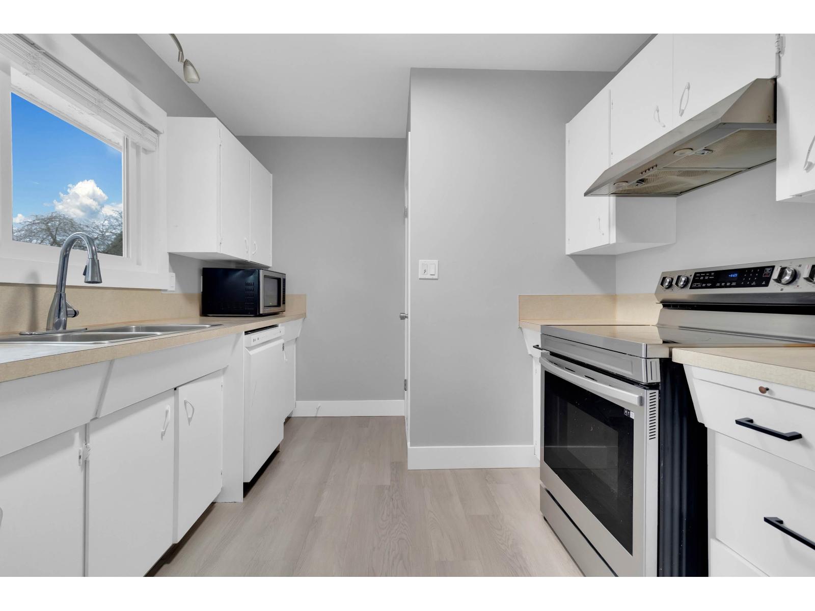 32140 Bueckert Avenue, Mission, British Columbia V2V 1L4 - Photo 9 - R3098406