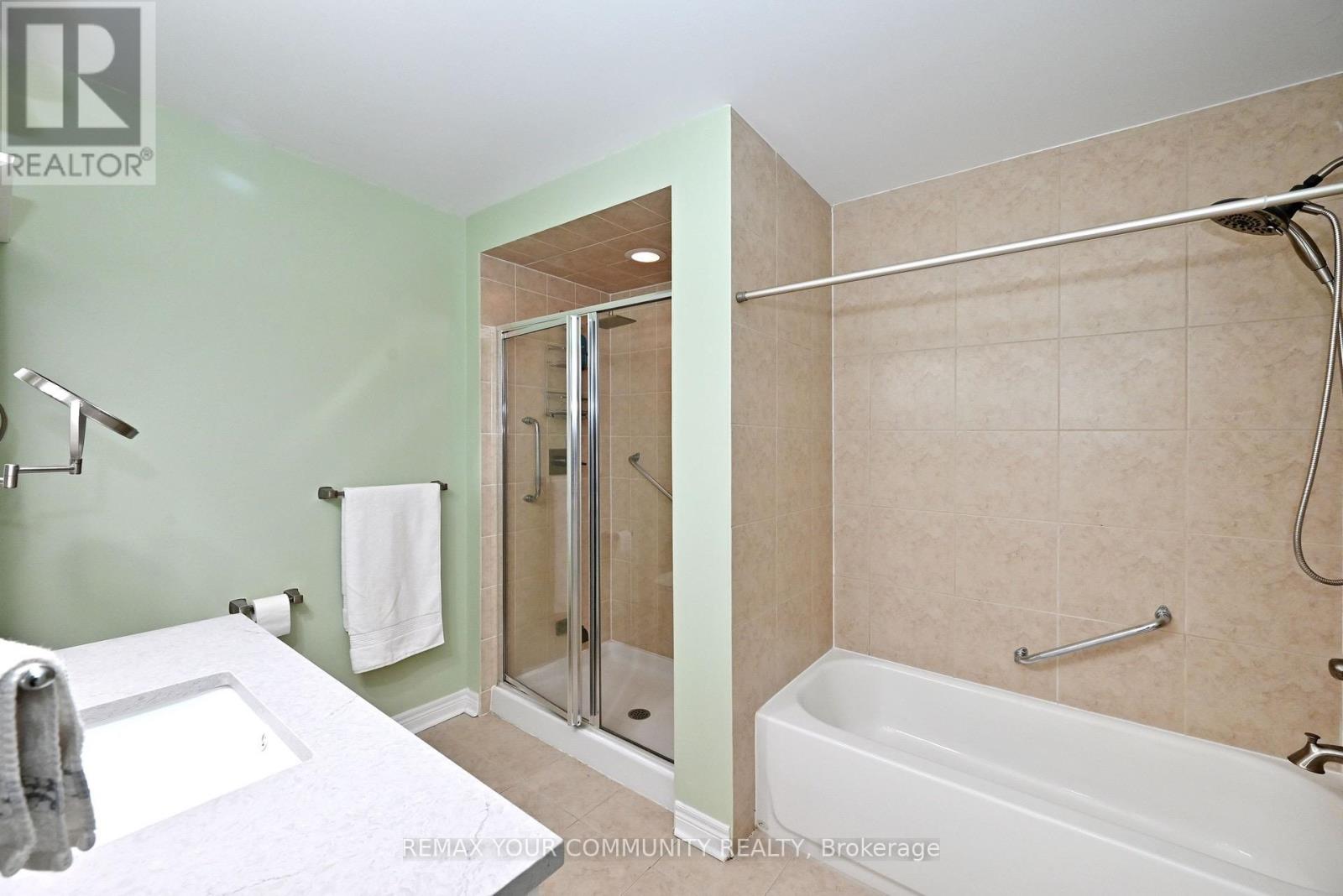 635 Tapestry Lane, Newmarket, Ontario  L3X 3C8 - Photo 11 - N12864928