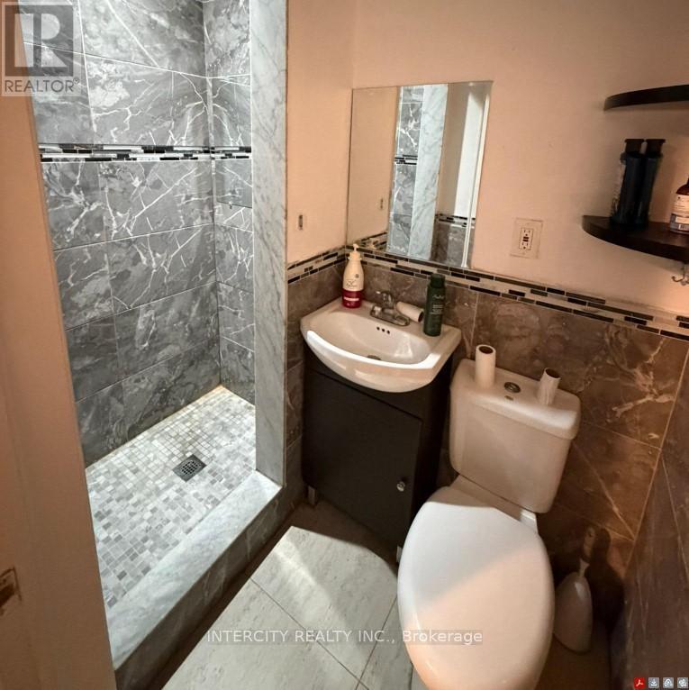 167 Silverstone Drive, Toronto, Ontario  M9V 3H1 - Photo 11 - W12839392