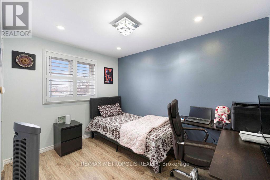 42 Gulliver Crescent, Brampton, Ontario  L6S 1S9 - Photo 23 - W12899544