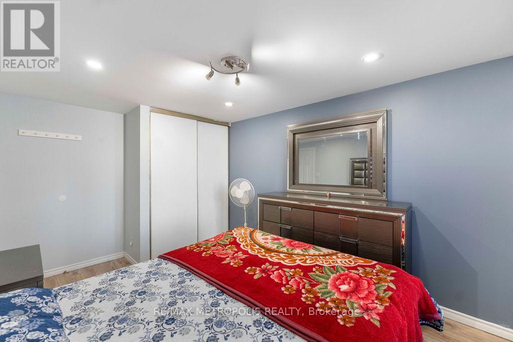 42 Gulliver Crescent, Brampton, Ontario  L6S 1S9 - Photo 22 - W12899544