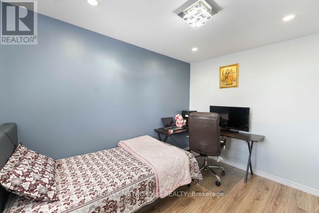 42 Gulliver Crescent, Brampton, Ontario  L6S 1S9 - Photo 24 - W12899544