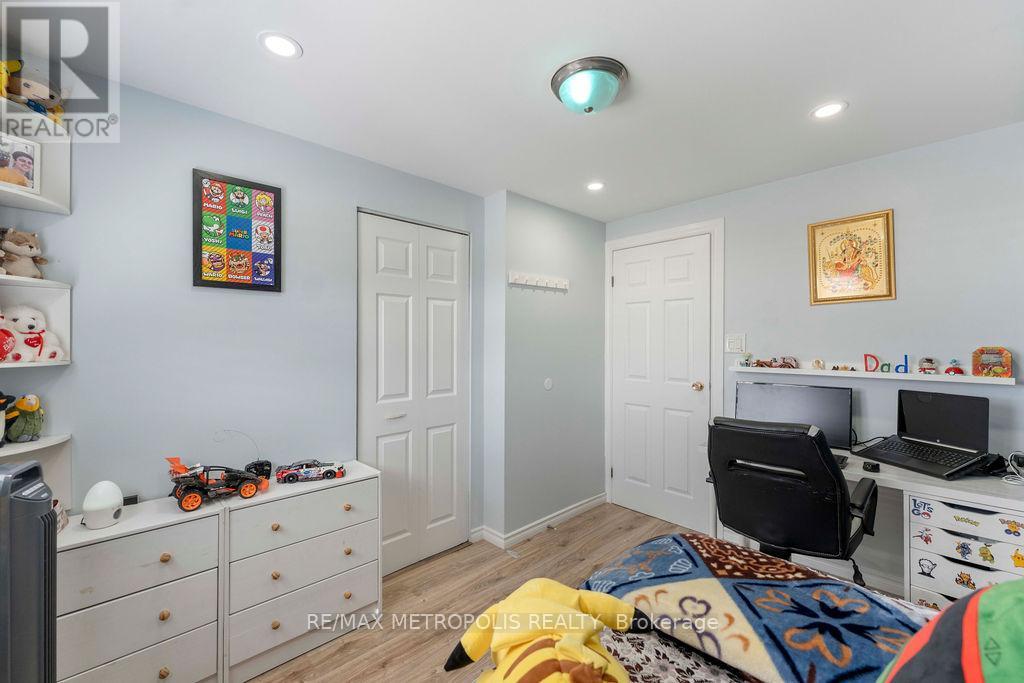 42 Gulliver Crescent, Brampton, Ontario  L6S 1S9 - Photo 28 - W12899544