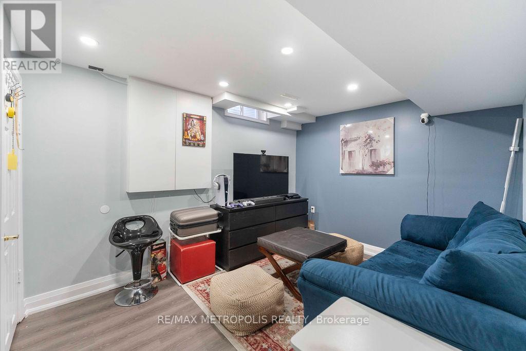 42 Gulliver Crescent, Brampton, Ontario  L6S 1S9 - Photo 38 - W12899544