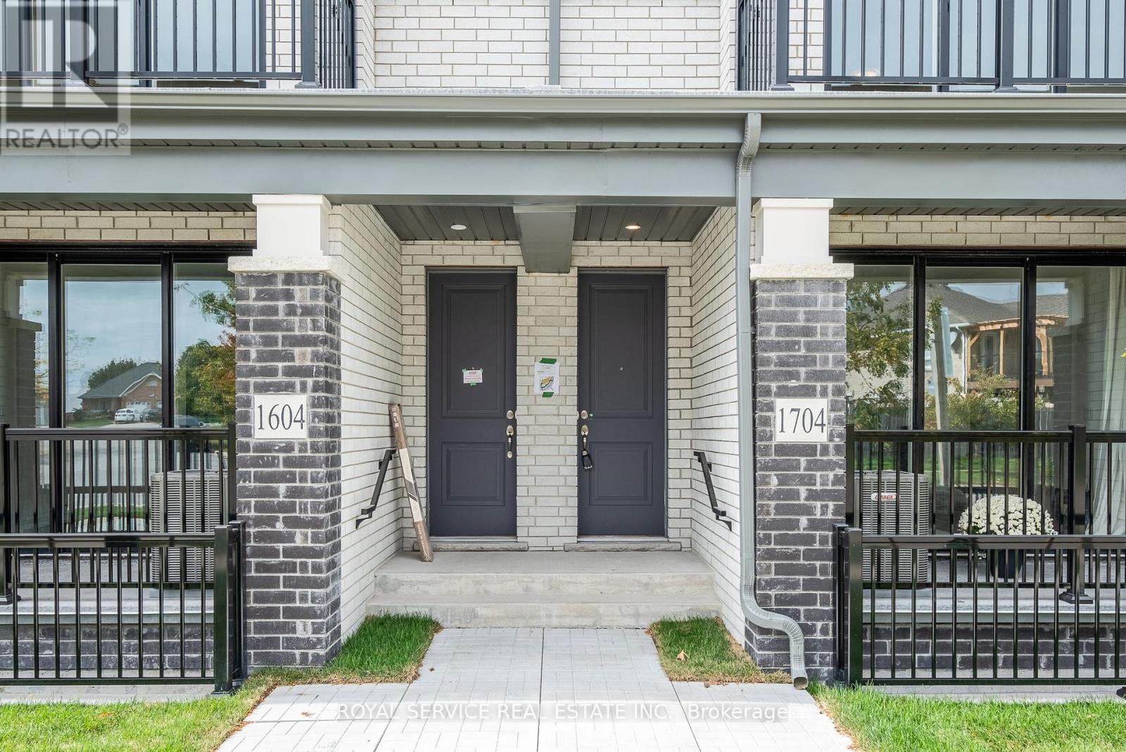 1704 - 160 Densmore Road, Cobourg, Ontario  K9A 4J9 - Photo 2 - X12900986