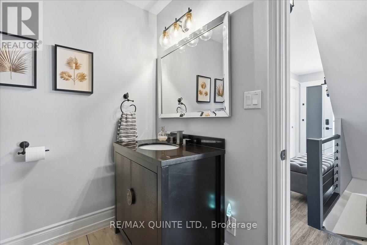 6 Nicholas Street, Prince Edward County, Ontario  K0K 2T0 - Photo 33 - X12901182