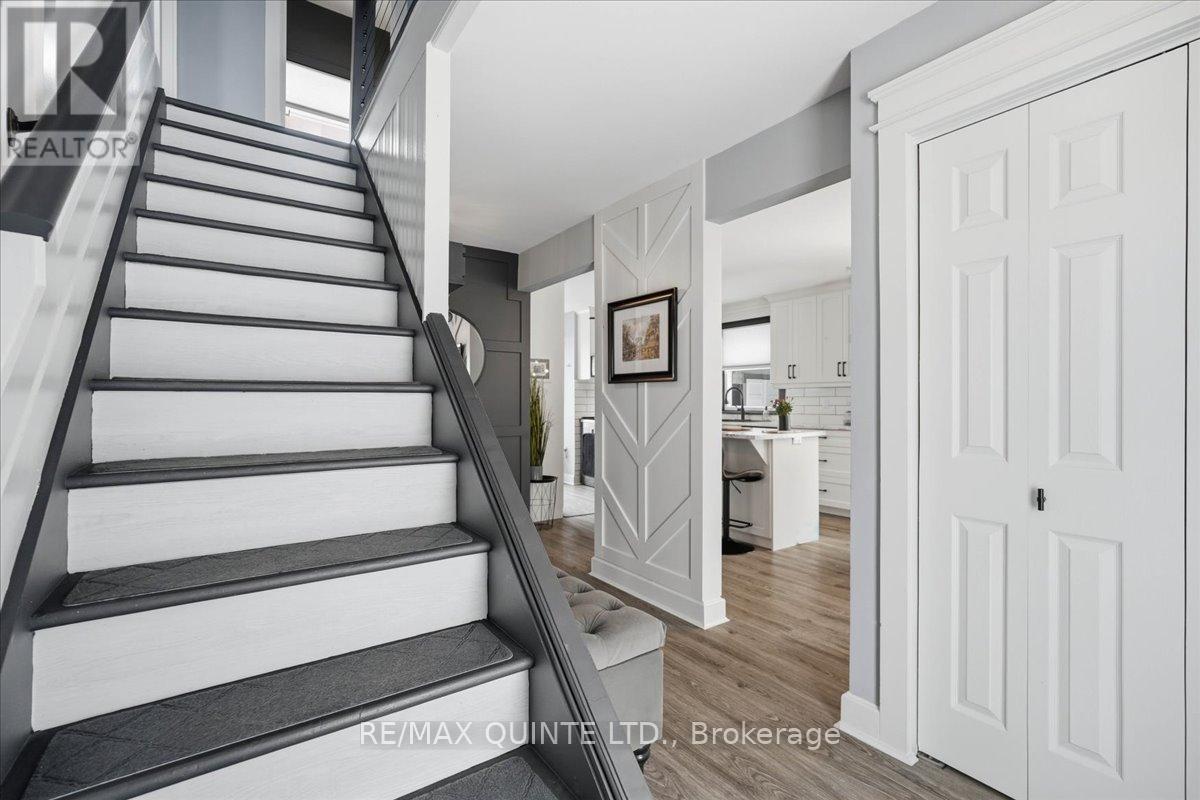 6 Nicholas Street, Prince Edward County, Ontario  K0K 2T0 - Photo 5 - X12901182