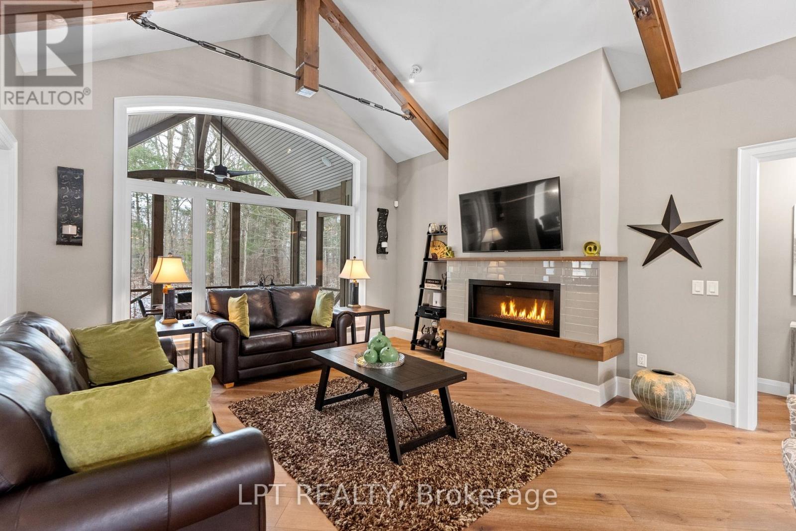 8695 Timberwood Trail, Lambton Shores, Ontario  N0M 1T0 - Photo 11 - X12901086