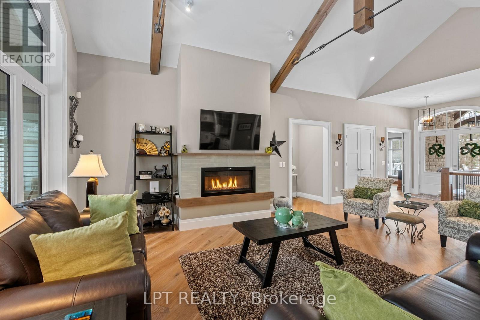 8695 Timberwood Trail, Lambton Shores, Ontario  N0M 1T0 - Photo 12 - X12901086