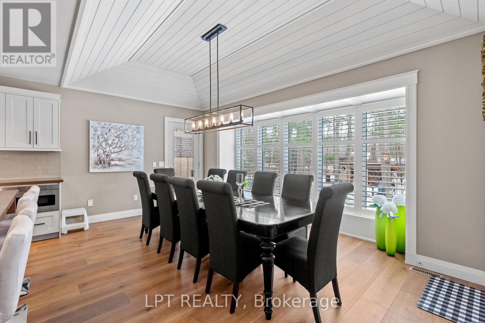 8695 Timberwood Trail, Lambton Shores, Ontario  N0M 1T0 - Photo 16 - X12901086