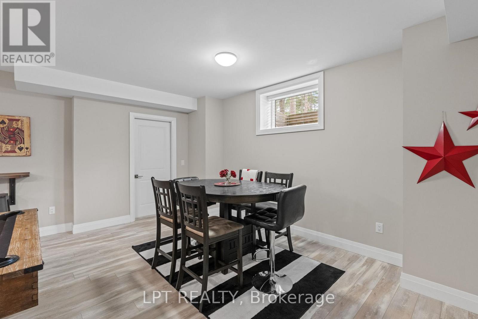 8695 Timberwood Trail, Lambton Shores, Ontario  N0M 1T0 - Photo 38 - X12901086