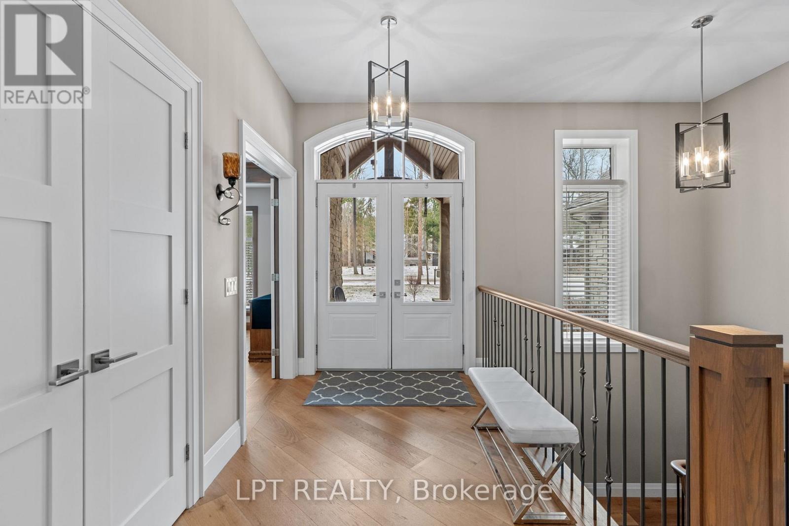 8695 Timberwood Trail, Lambton Shores, Ontario  N0M 1T0 - Photo 8 - X12901086